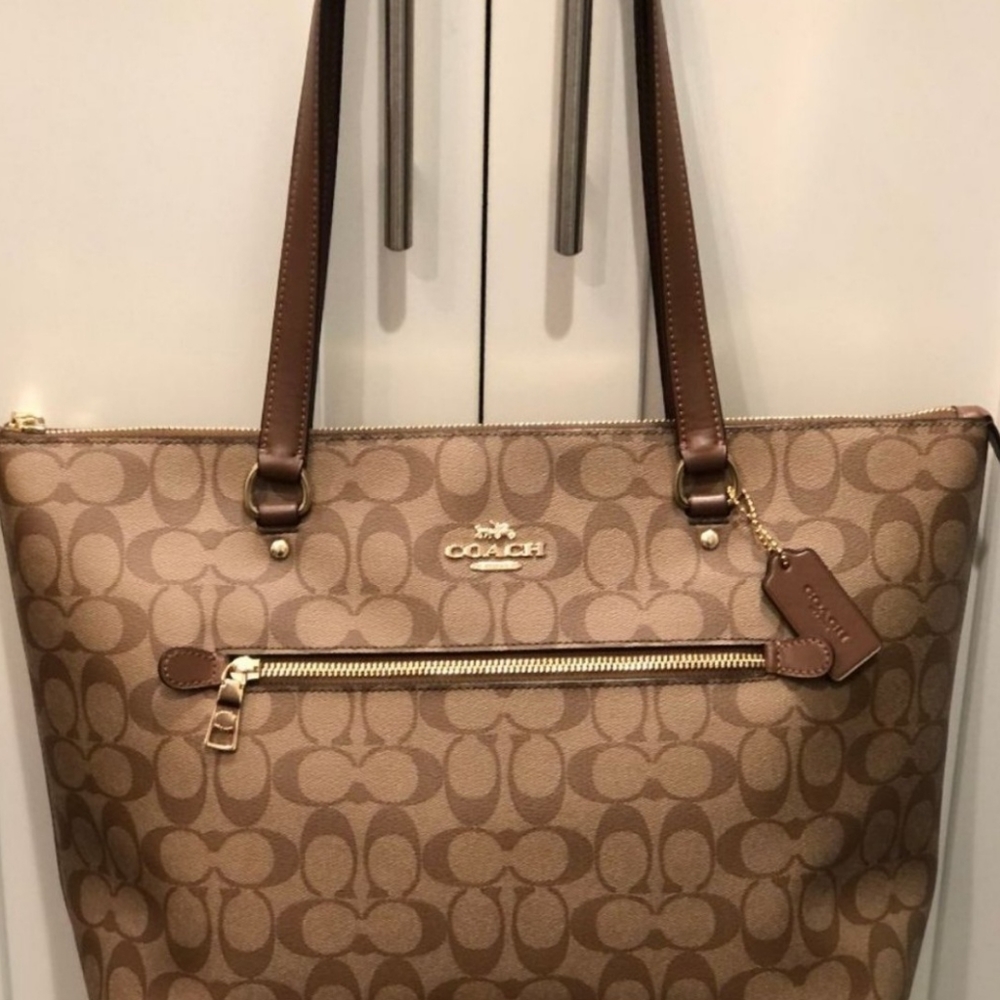 COACH -  F79609 Khaki Saddle Signature Canvas Gallery Tote💝👜